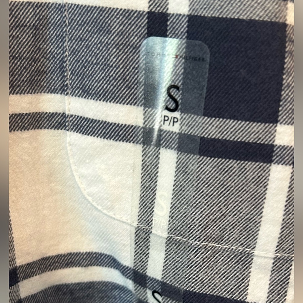 Tommy Hilfiger Men's Regular Fit Plaid Shirt Front Pocket Size Small New - Picture 4 of 12